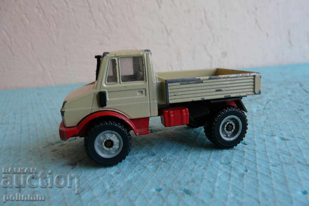 SIKU 1820 UNIMOG with price 15.00 BGN | € 7.67