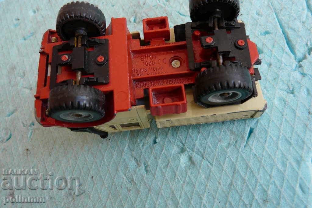 SIKU 1820 UNIMOG - 5