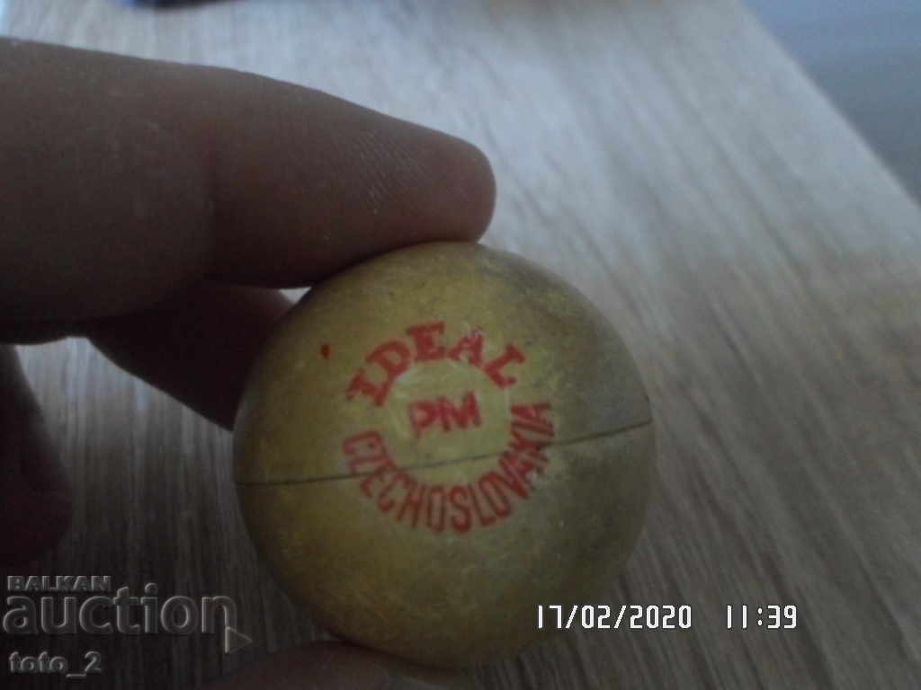 OLD TABLE TENNIS BALL OLD TABLE TENNIS BALL