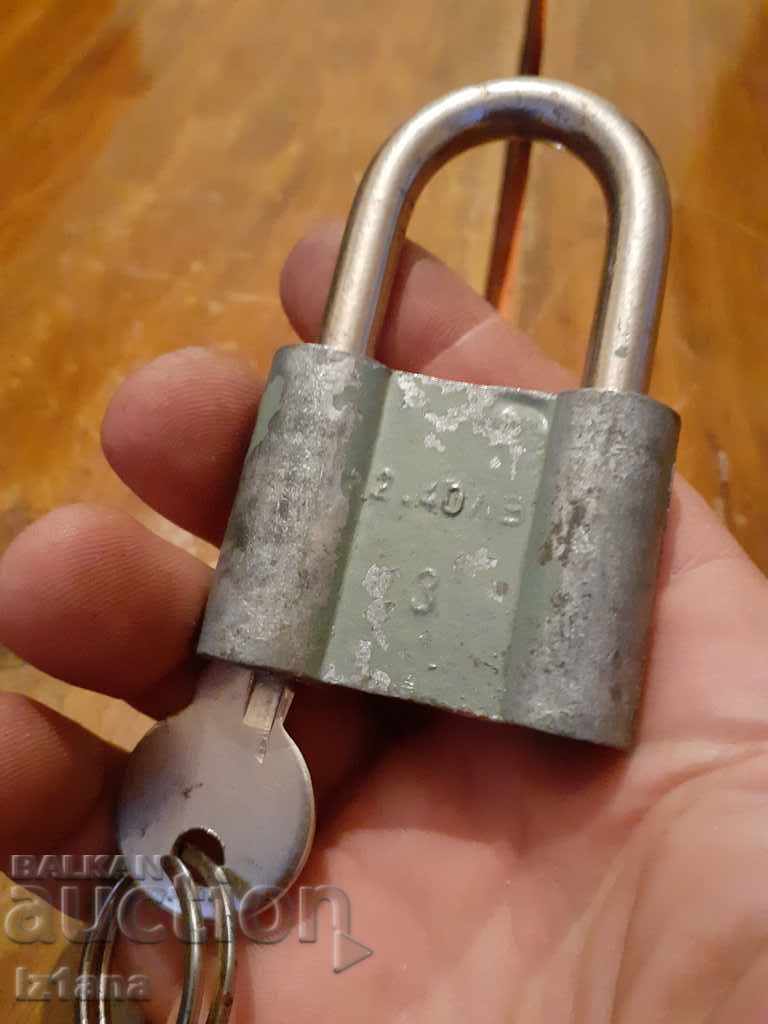 Δημοπρασία παλιά λουκέτο Δημοπρασία παλιά λουκέτο
