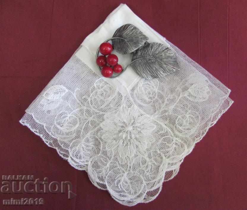 Art Deco Ladies Brooch and Towel - 6 Art Deco Ladies Brooch and Towel - 6