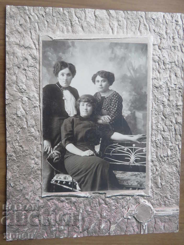 OLD PHOTO - CARDBOARD - POPOV - SOFIA - 0520 with price 24.99 BGN | € 12.78