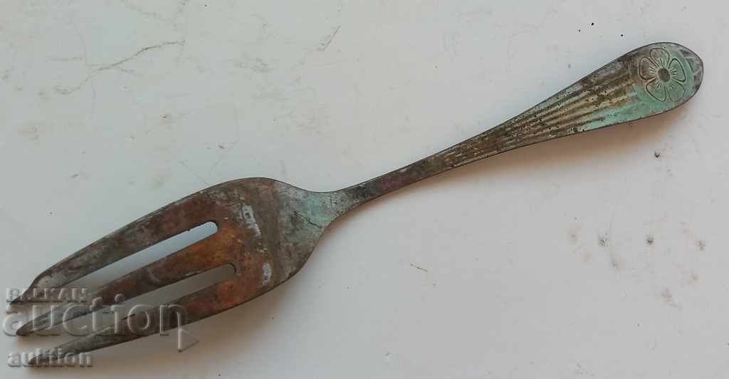 Delivery of MASSIVE BRONZE FORK FOR SWEETS-MARKING-ARISTOCRATIC Delivery of MASSIVE BRONZE FORK FOR SWEETS-MARKING-ARISTOCRATIC
