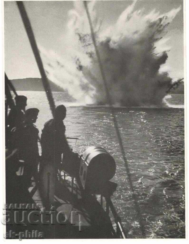 Fotografie veche - marinari germani în luptă