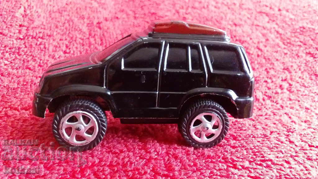 Παλιό μικρό αυτοκίνητο τζιπ με τιμή 4.50 BGN | € 2.30 Παλιό μικρό αυτοκίνητο τζιπ με τιμή 4.50 BGN | € 2.30