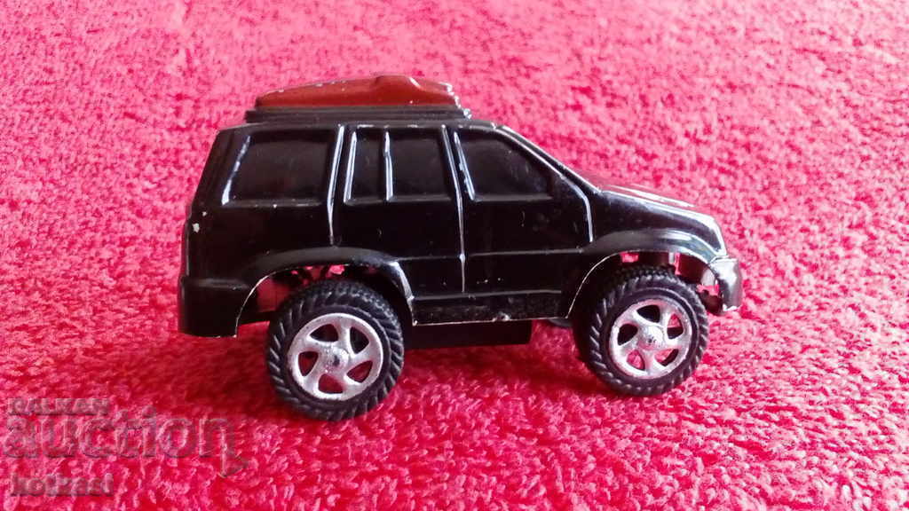 Δημοπρασία Παλιό μικρό αυτοκίνητο τζιπ Δημοπρασία Παλιό μικρό αυτοκίνητο τζιπ