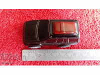 Παλιό μικρό αυτοκίνητο τζιπ