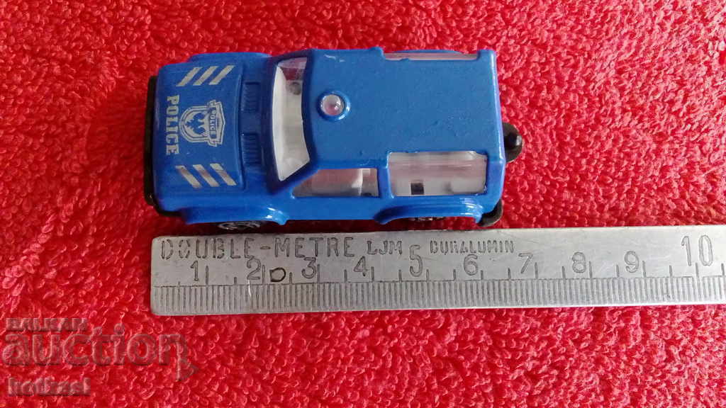 Παλιό μικρό σπορ αυτοκίνητο ΑΣΤΥΝΟΜΙΑΣ Παλιό μικρό σπορ αυτοκίνητο ΑΣΤΥΝΟΜΙΑΣ