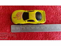 Παλαιό μικρό μεταλλικό σπορ αυτοκίνητο