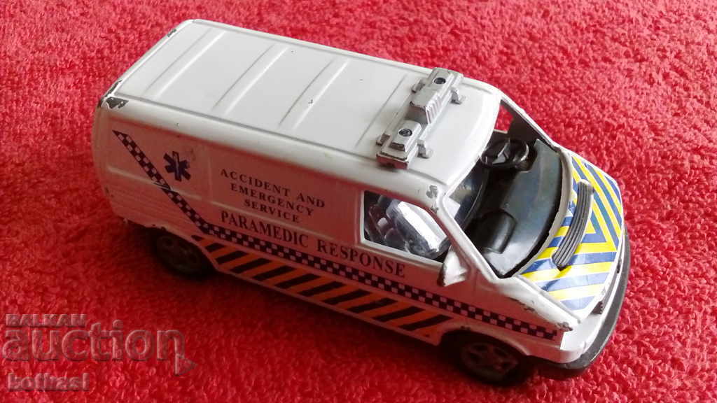 Παλιό μικρό μεταλλικό αυτοκίνητο Βαν PARAMEDIC - 6