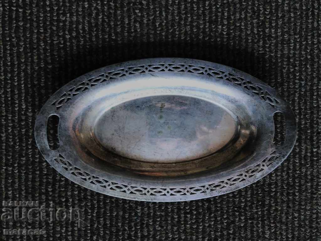 Silver-plated champagne glasses and 2 serving dishes. - 6