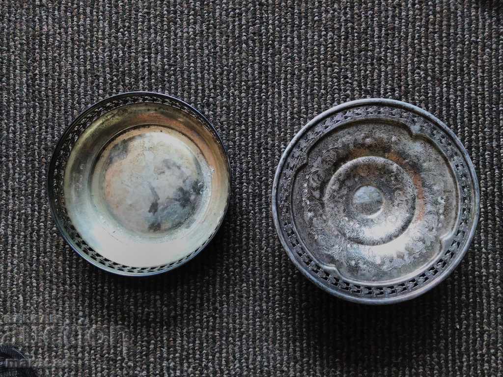 Silver-plated dishes of various models Silver-plated dishes of various models