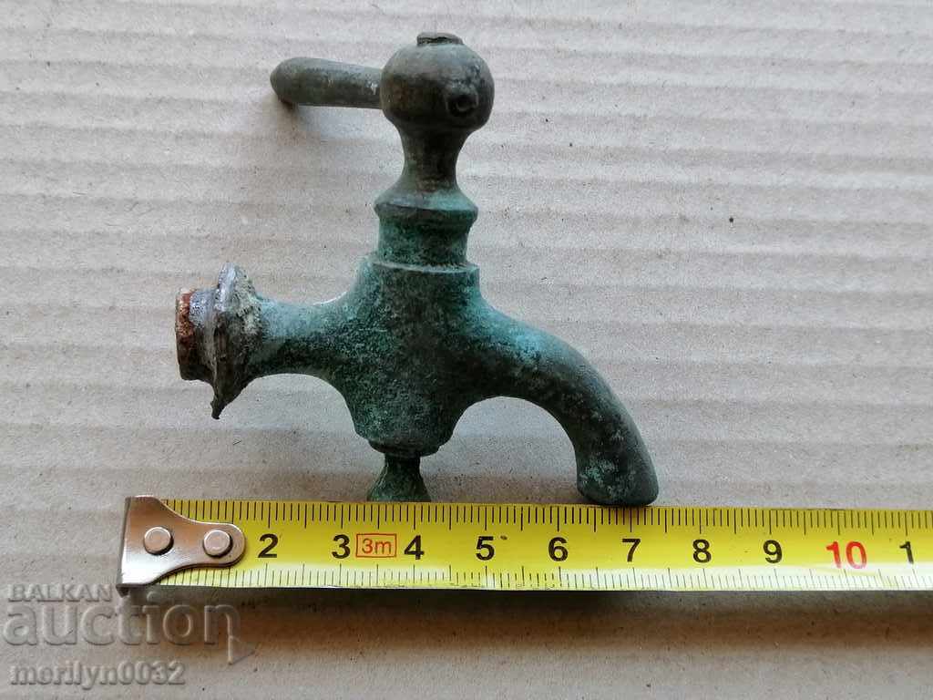 Old bronze faucet faucet with price 37.00 BGN | € 18.92 Old bronze faucet faucet with price 37.00 BGN | € 18.92