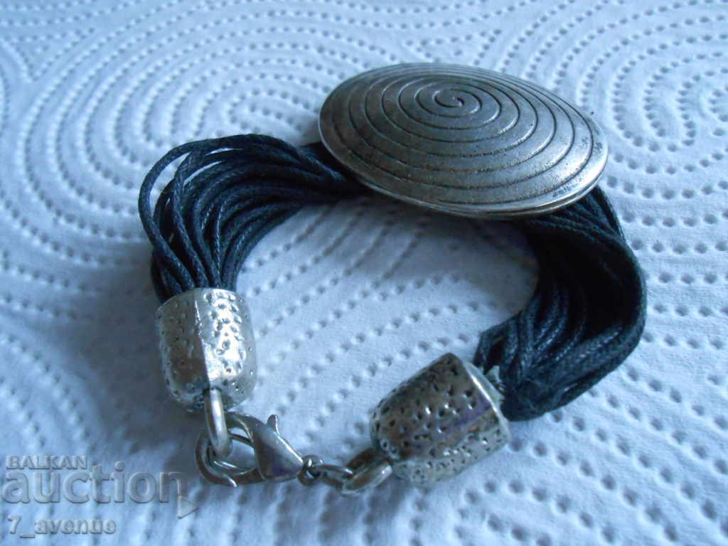 Auction BRACELET, very modern and beautiful Auction BRACELET, very modern and beautiful