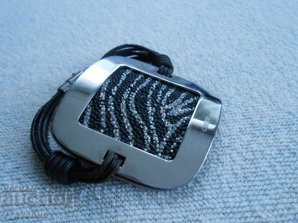 brand bracelet, very modern and beautiful with price 19.99 BGN | € 10.22