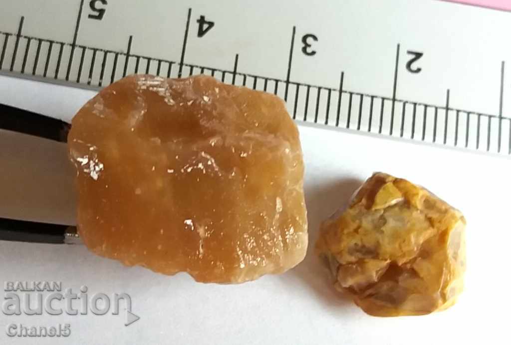 NATURAL RAW HEATING - 2 pcs - 30.36 carats (83) with price 7.50 BGN | € 3.83 NATURAL RAW HEATING - 2 pcs - 30.36 carats (83) with price 7.50 BGN | € 3.83