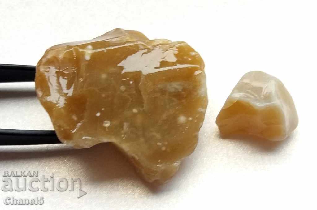 NATURAL RAW HEATING - 2 pcs - 28.86 carats (87) with price 7.50 BGN | € 3.83 NATURAL RAW HEATING - 2 pcs - 28.86 carats (87) with price 7.50 BGN | € 3.83