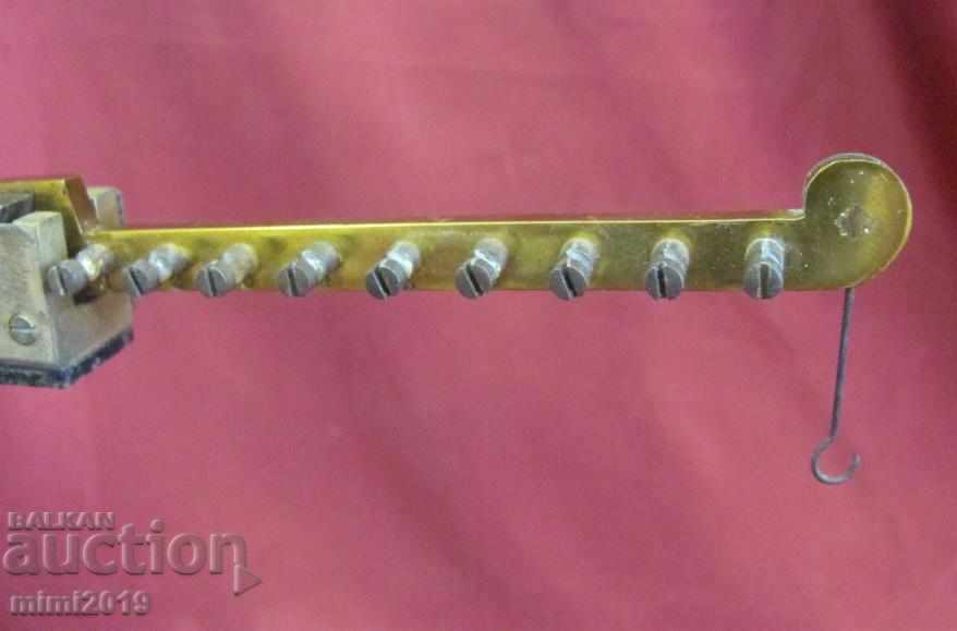 Delivery of 19th century Bronze Gold Scales rare Delivery of 19th century Bronze Gold Scales rare