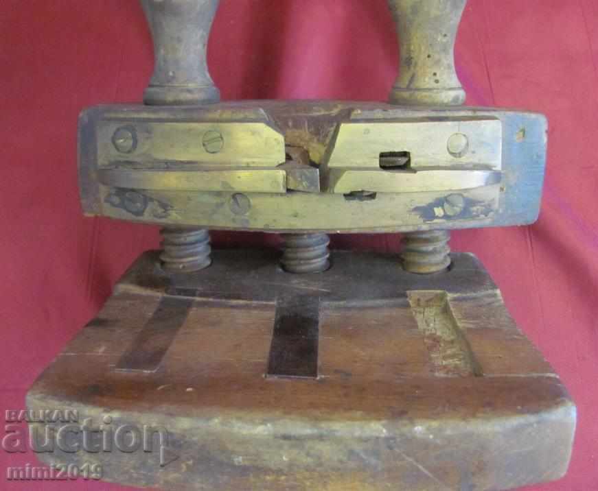 Auction 18th Century Carpenter's Tool Bronze and Wood Rare Auction 18th Century Carpenter's Tool Bronze and Wood Rare
