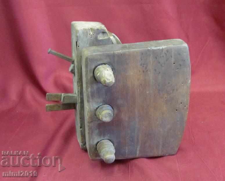 18th Century Carpenter's Tool Bronze and Wood Rare - 5 18th Century Carpenter's Tool Bronze and Wood Rare - 5