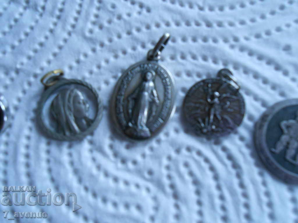 Auction Lot Medallions, silver and other very different and interesting Auction Lot Medallions, silver and other very different and interesting