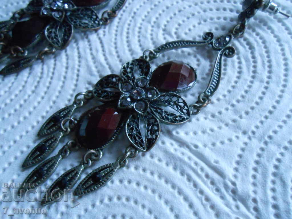 Auction Very long earrings, different and interesting Auction Very long earrings, different and interesting