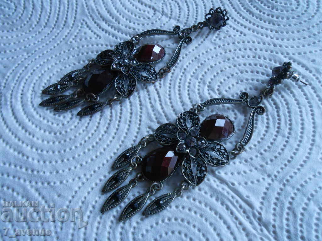 Very long earrings, different and interesting