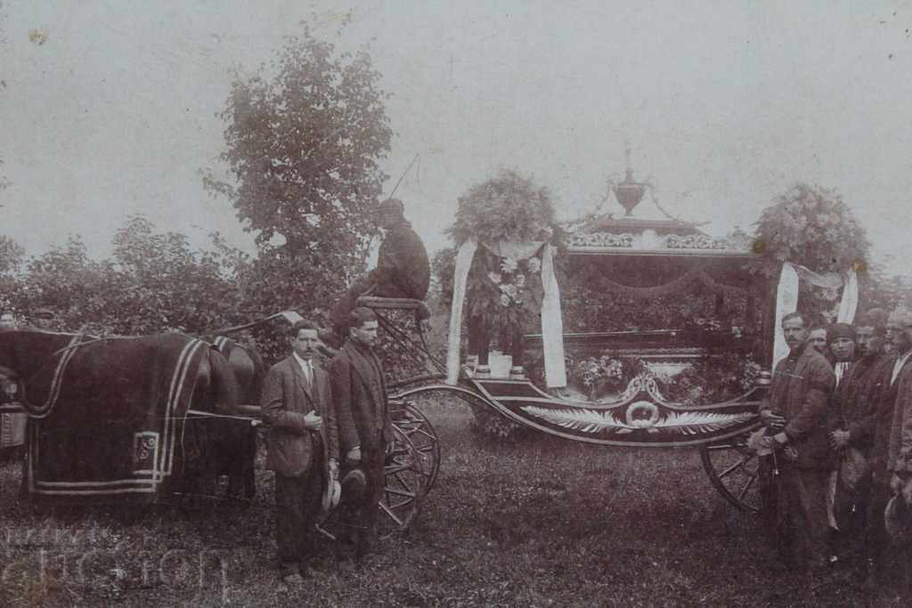 . BURIAL CARRIAGE CARRIAGE HORSE OLD PHOTO CARDBOARD with price 39.00 BGN | € 19.94 . BURIAL CARRIAGE CARRIAGE HORSE OLD PHOTO CARDBOARD with price 39.00 BGN | € 19.94
