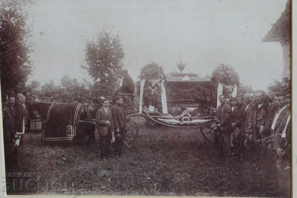 Auction . BURIAL CARRIAGE CARRIAGE HORSE OLD PHOTO CARDBOARD Auction . BURIAL CARRIAGE CARRIAGE HORSE OLD PHOTO CARDBOARD