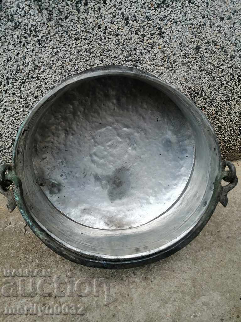 Old harania, copper vessel, large cauldron, copper, dustpan with price 249.00 BGN | € 127.31 Old harania, copper vessel, large cauldron, copper, dustpan with price 249.00 BGN | € 127.31