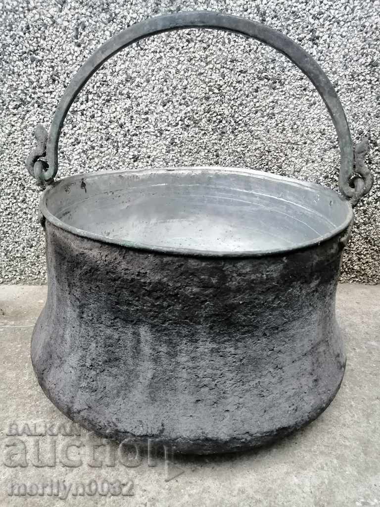 Auction Old harania, copper vessel, large cauldron, copper, dustpan Auction Old harania, copper vessel, large cauldron, copper, dustpan