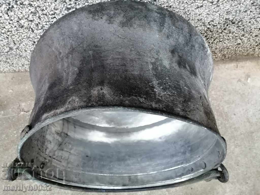 Delivery of Old harania, copper vessel, large cauldron, copper, dustpan Delivery of Old harania, copper vessel, large cauldron, copper, dustpan
