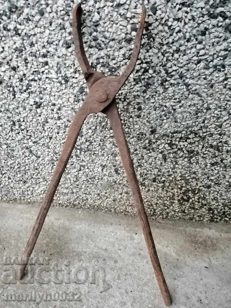 Auction Old forging pliers, wrought iron, tool Auction Old forging pliers, wrought iron, tool