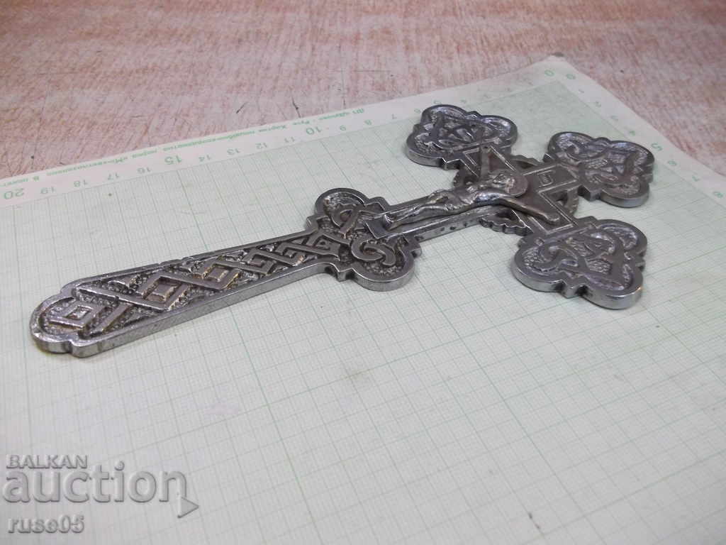 Licitație Cruce de oțel medicală și crucifix din bronz alb - 178 g