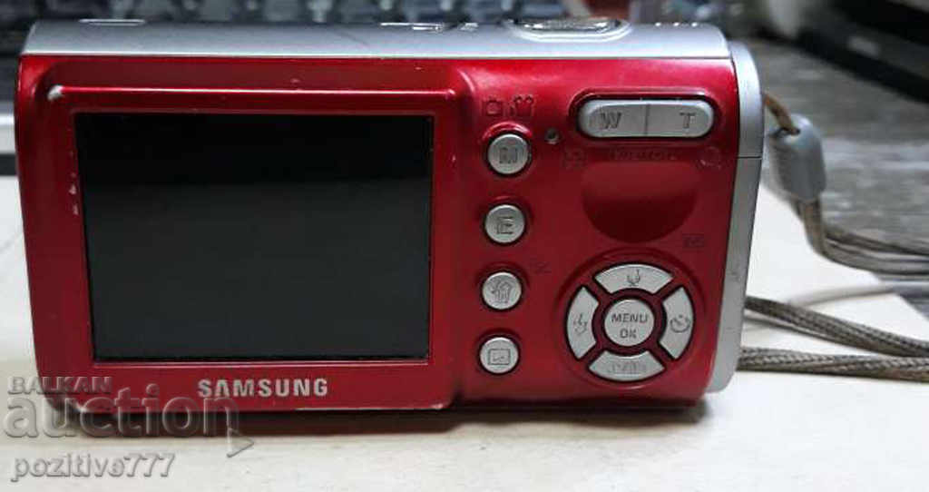 Samsung Digimax A403 Digital Camera with price 30.00 BGN | € 15.34 Samsung Digimax A403 Digital Camera with price 30.00 BGN | € 15.34