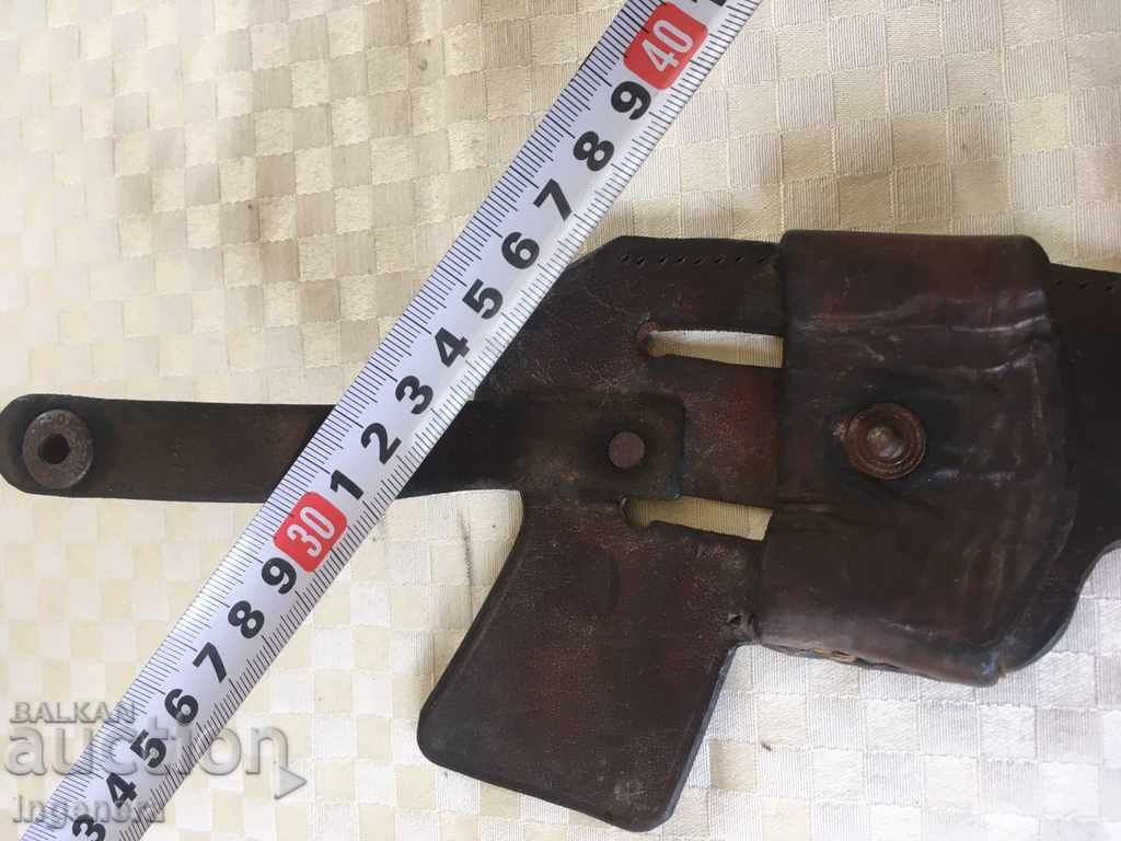 OLD LEATHER HOLSTER with price 28.00 BGN | € 14.32 OLD LEATHER HOLSTER with price 28.00 BGN | € 14.32