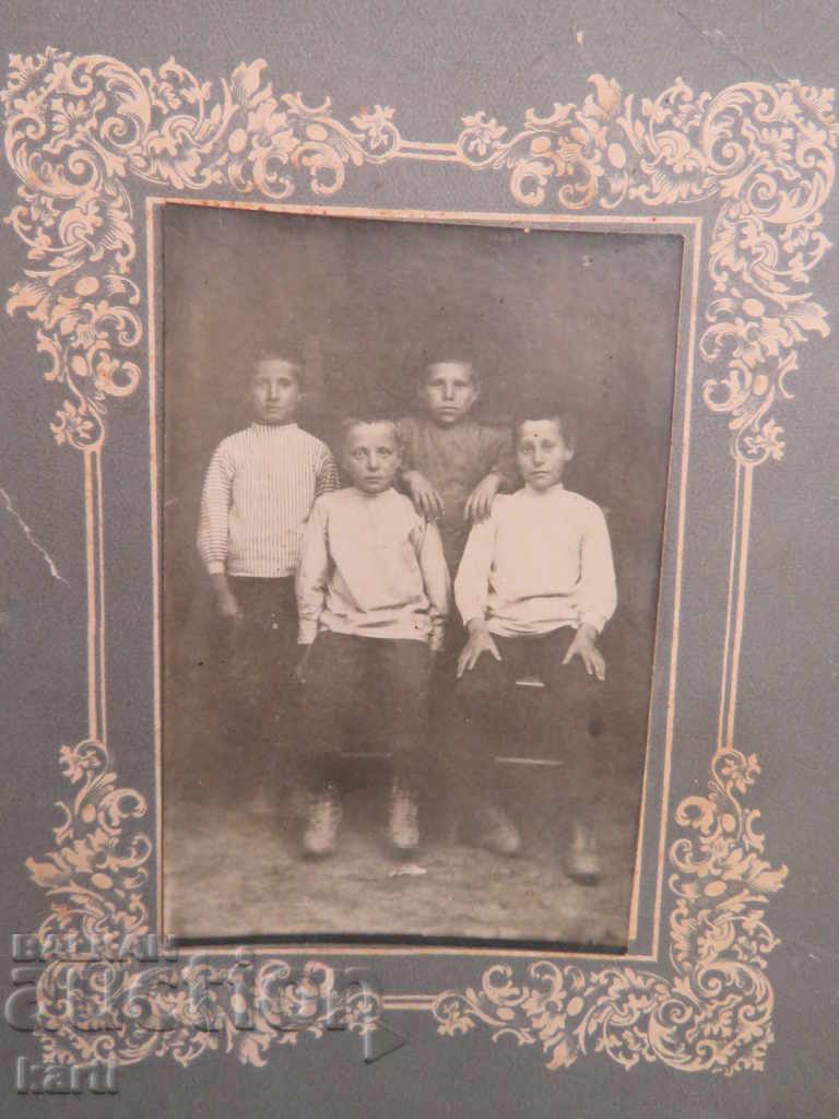 Παλιές φωτογραφίες - ΧΑΡΤΙΝΟ με τιμή 5.99 BGN | € 3.06 Παλιές φωτογραφίες - ΧΑΡΤΙΝΟ με τιμή 5.99 BGN | € 3.06