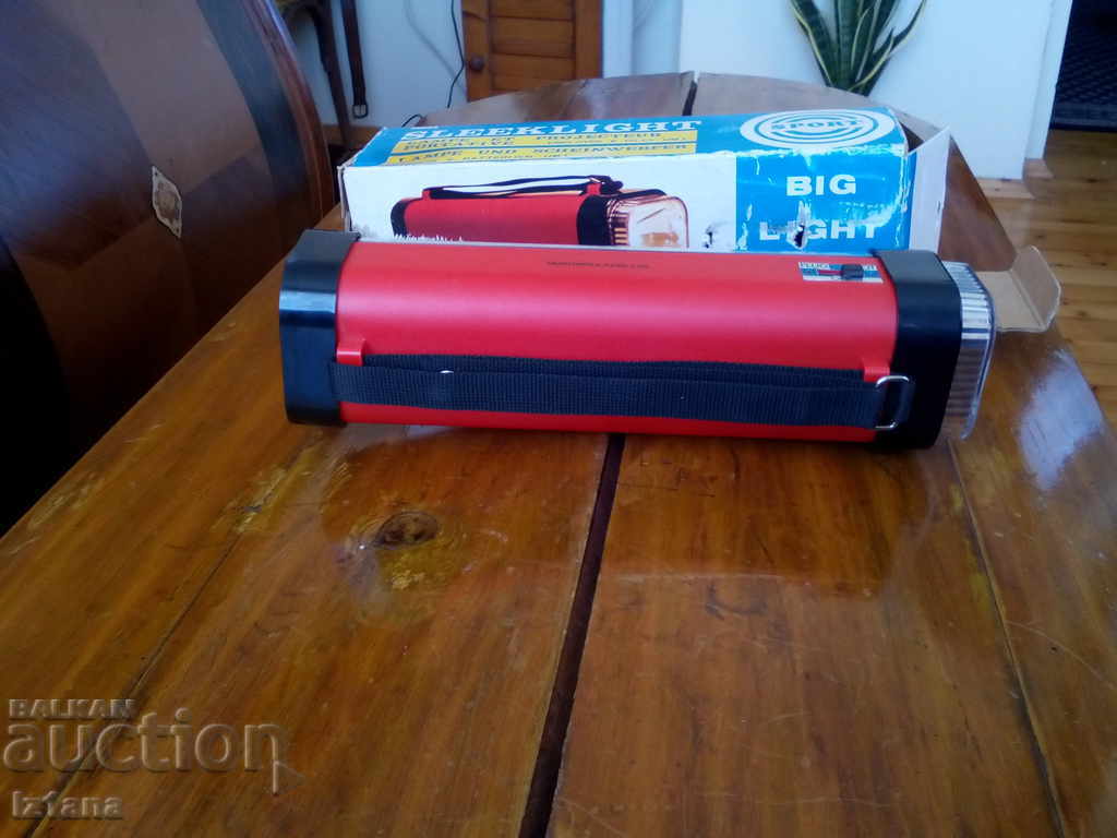 Delivery of Old camping lamp, lantern