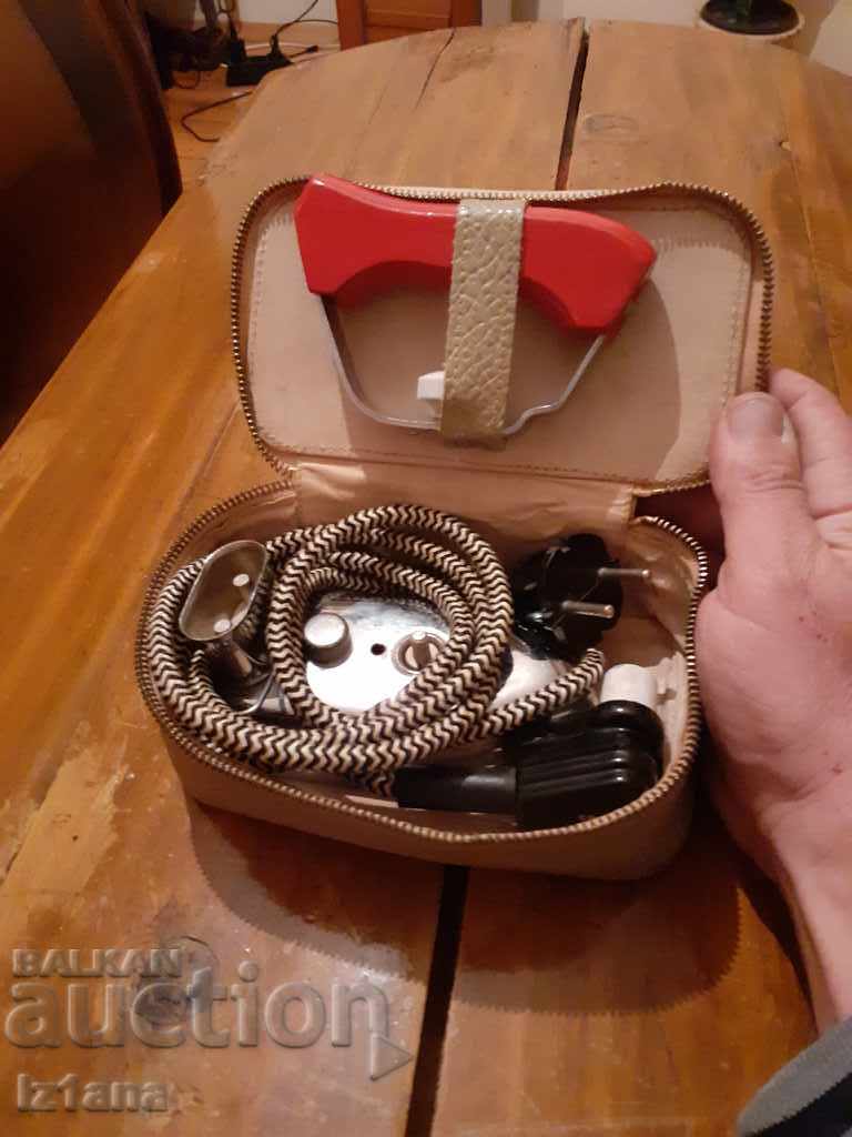 Old electric iron with price 35.00 BGN | € 17.90 Old electric iron with price 35.00 BGN | € 17.90