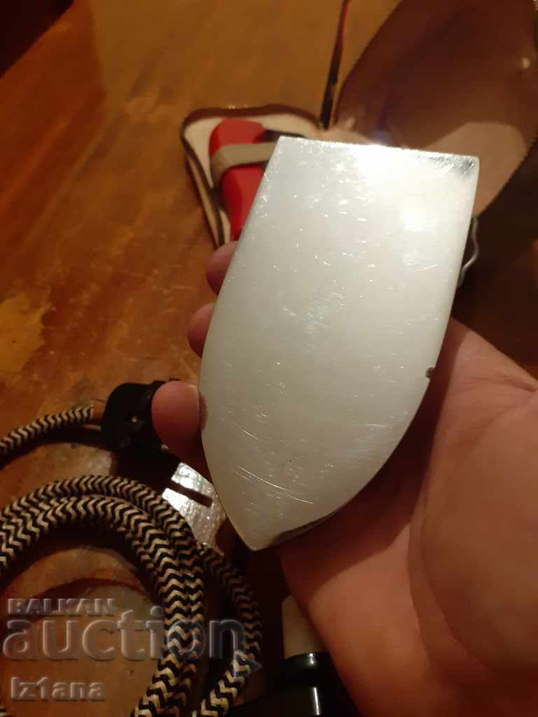 Delivery of Old electric iron Delivery of Old electric iron