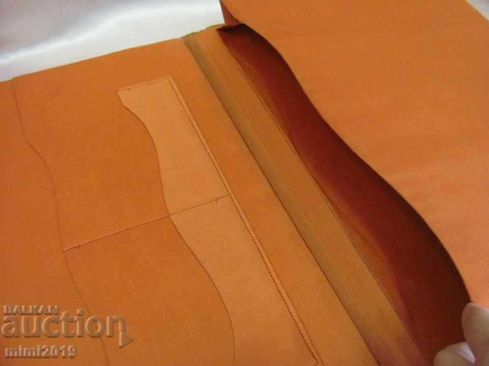 Delivery of 19th Century Handmade Luxury Velvet Folder Delivery of 19th Century Handmade Luxury Velvet Folder