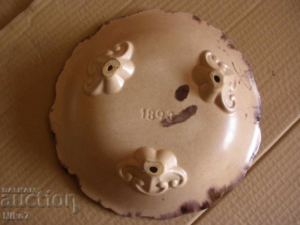 Auction  Beautiful wall plate