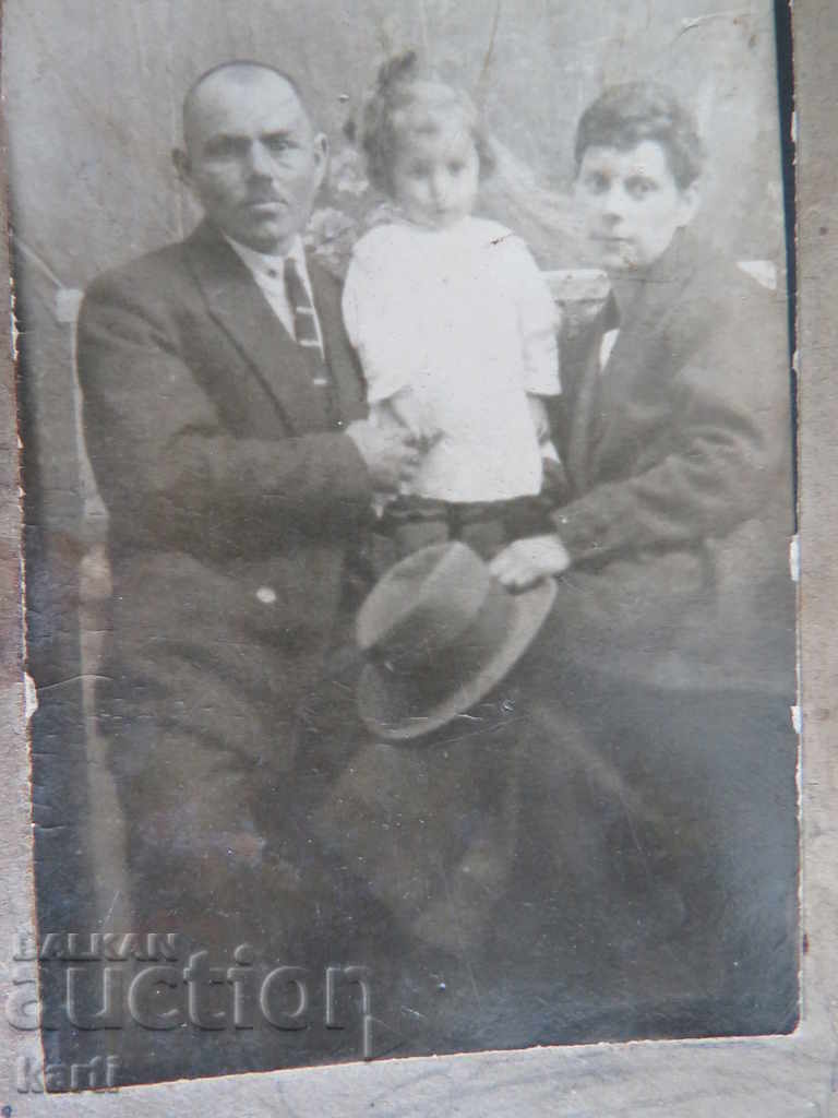 OLD PHOTO - CARDBOARD - D.KARASTOYANOV - SOFIA - 8/12 with price € 4.99 | 9.76 BGN
