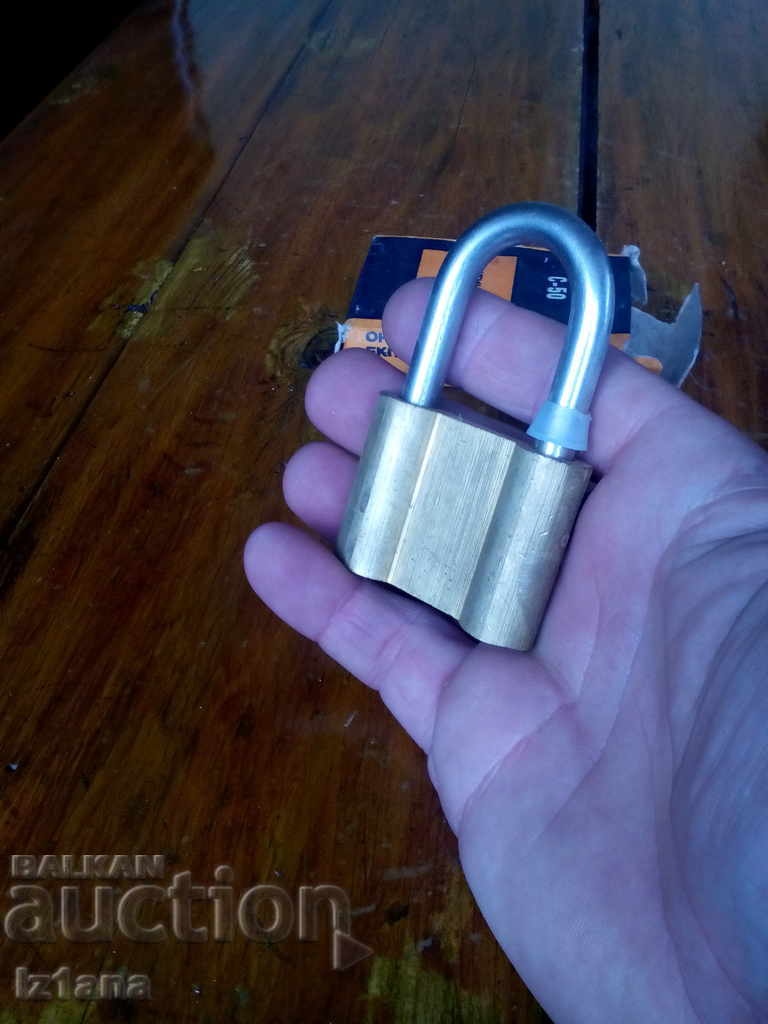 Delivery of Old C-50 padlock Delivery of Old C-50 padlock