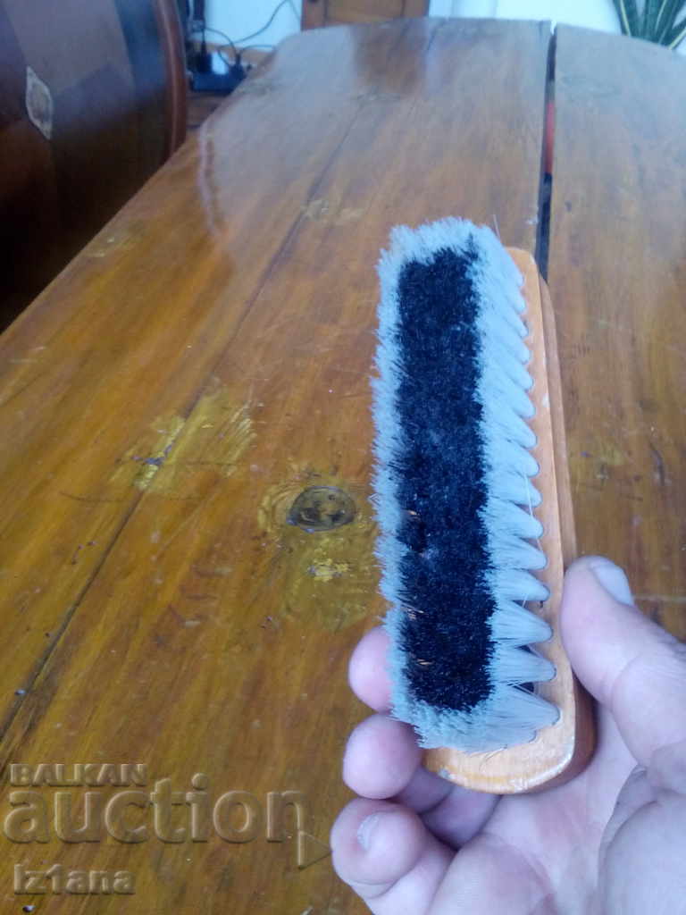 Delivery of Old clothes brush Delivery of Old clothes brush