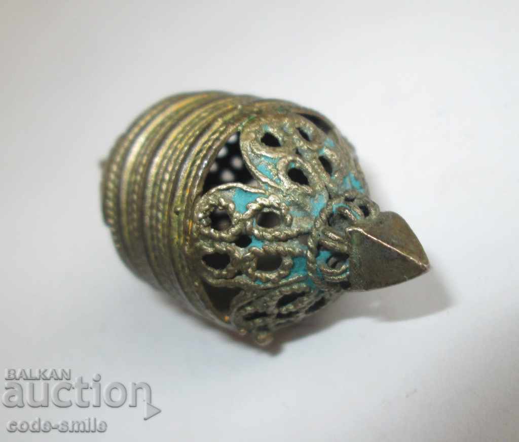 Auction  Old antique revival ornament jewelry pendant cut