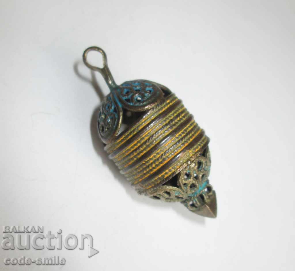 Old antique Renaissance ornament pendant chopped pendant