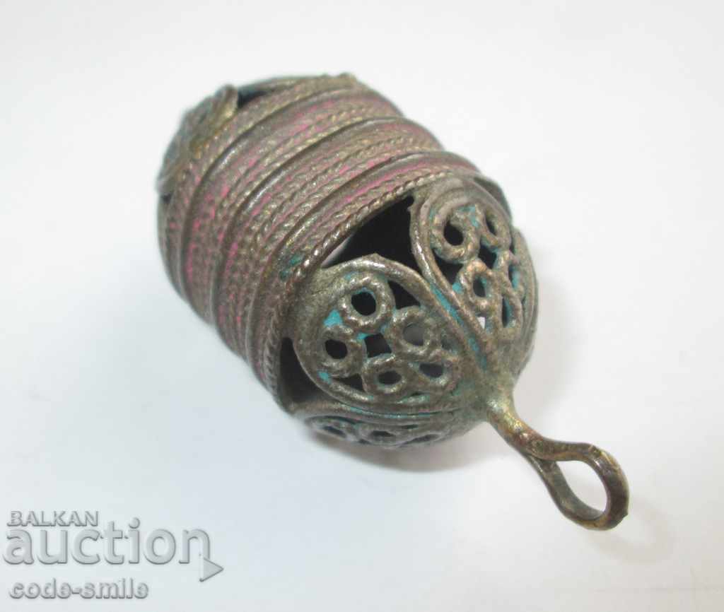 Auction  Old antique revival jewelry ornament pendant cut