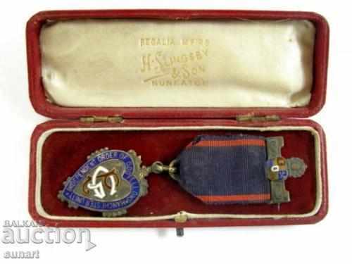 OLD ENGLISH MASONIC ORDER MEDAL ENAMEL MASON