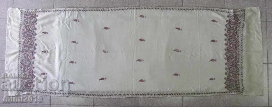 Delivery of Old Tishleifer Tablecloth hand embroidered Delivery of Old Tishleifer Tablecloth hand embroidered